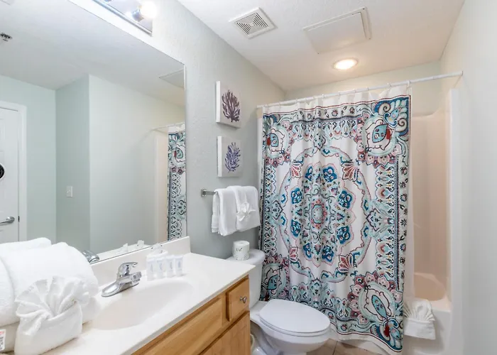 Crystal Shores West 202 Aparthotel 4*
