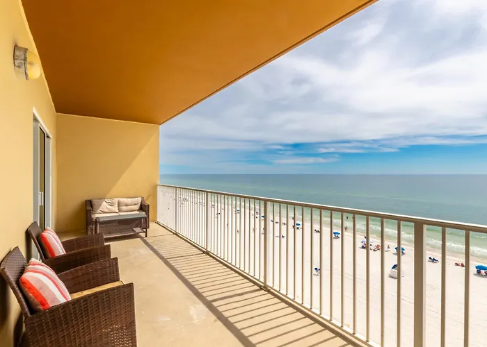 Crystal Shores West 202 Aparthotel