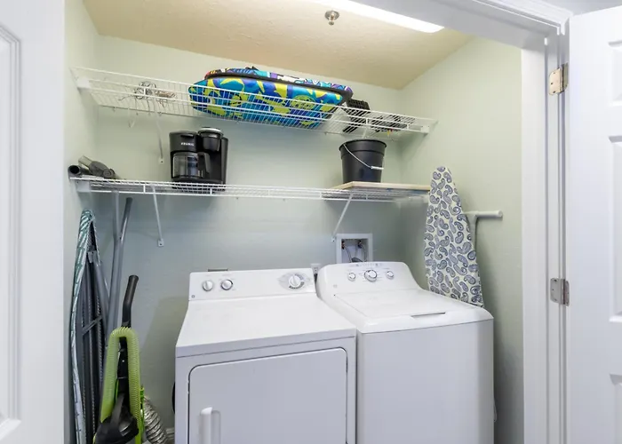 Aparthotel Crystal Shores West 202