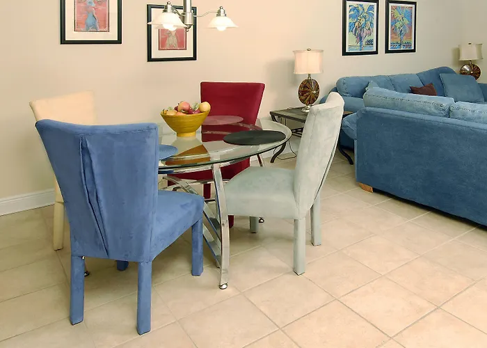 Crystal Shores West 202 Aparthotel 4*