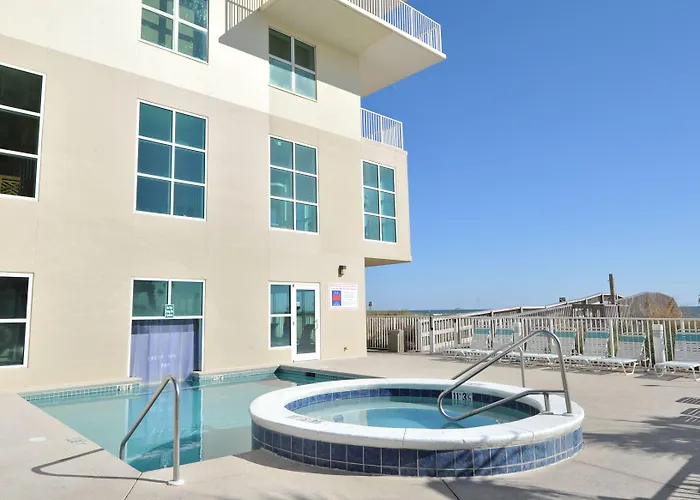 Aparthotel Crystal Shores West 202 4*
