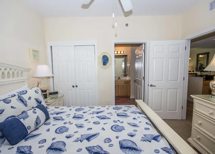 Crystal Shores West 202 Aparthotel